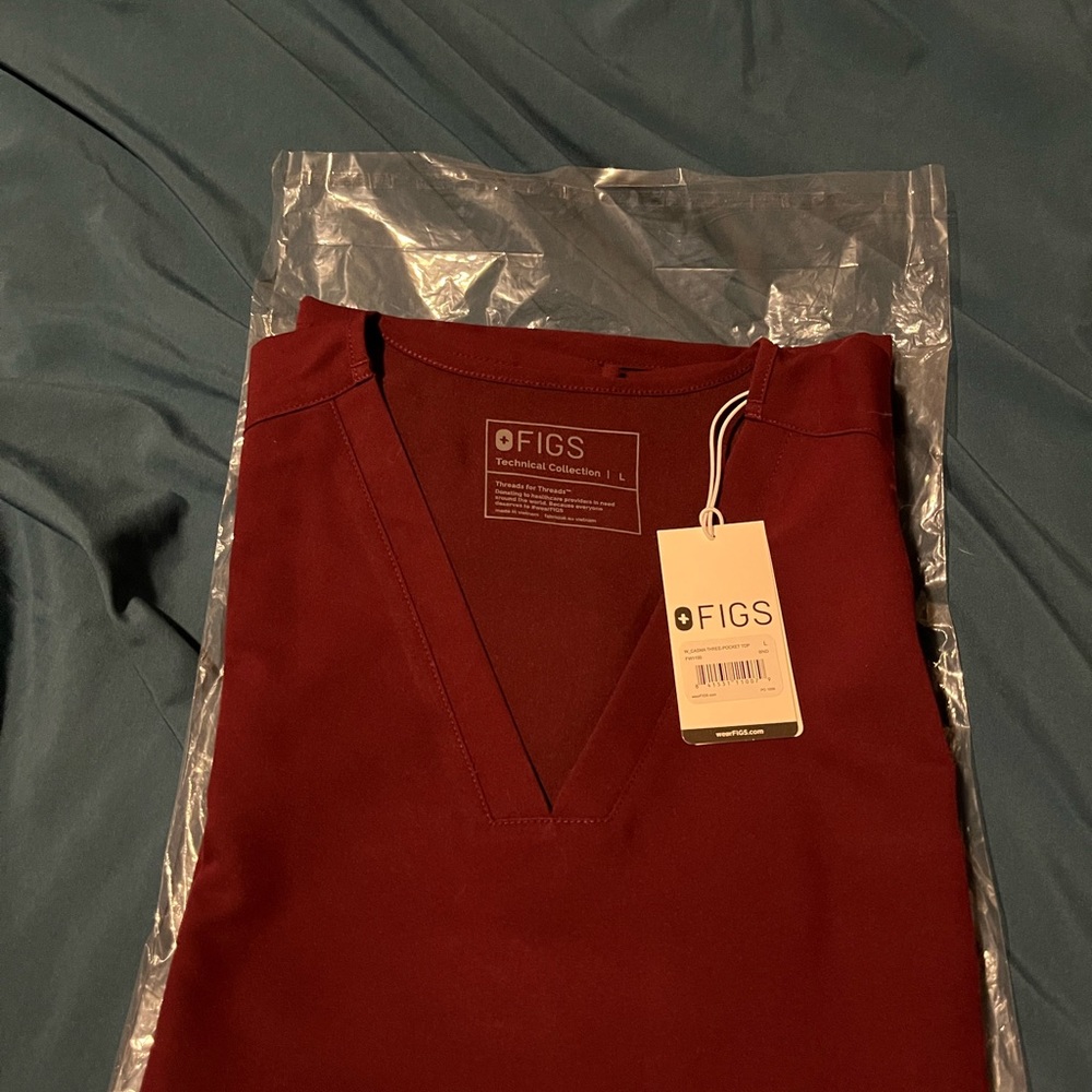 FIGS Burgundy Scrub Set